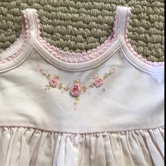 Hand embroidered Dress - Picture 3 of 4